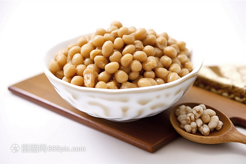 桌子上的納豆白