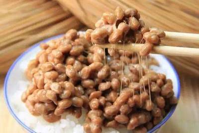 食物發(fā)霉,去掉發(fā)霉的部分后還能吃嗎?